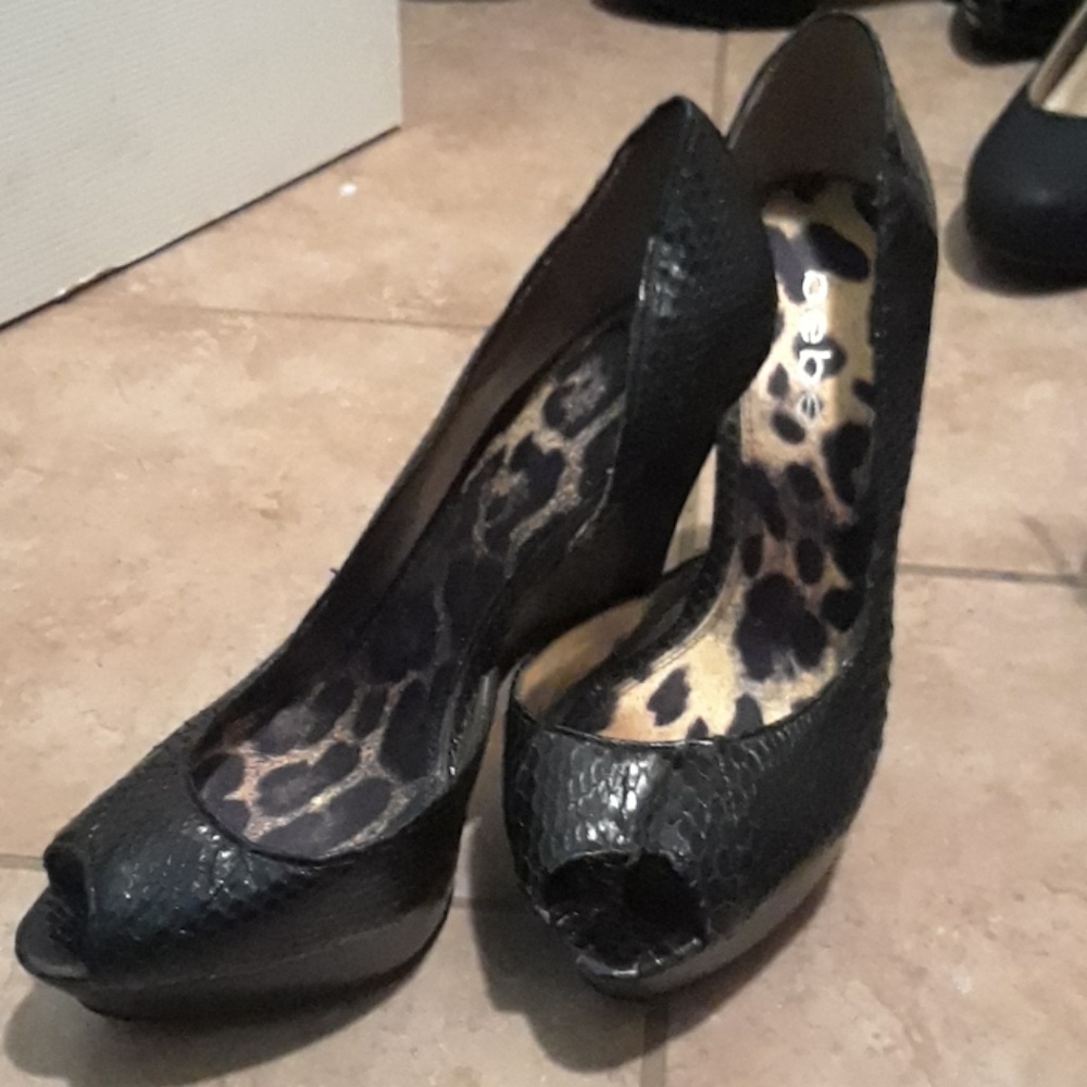Bebe heels